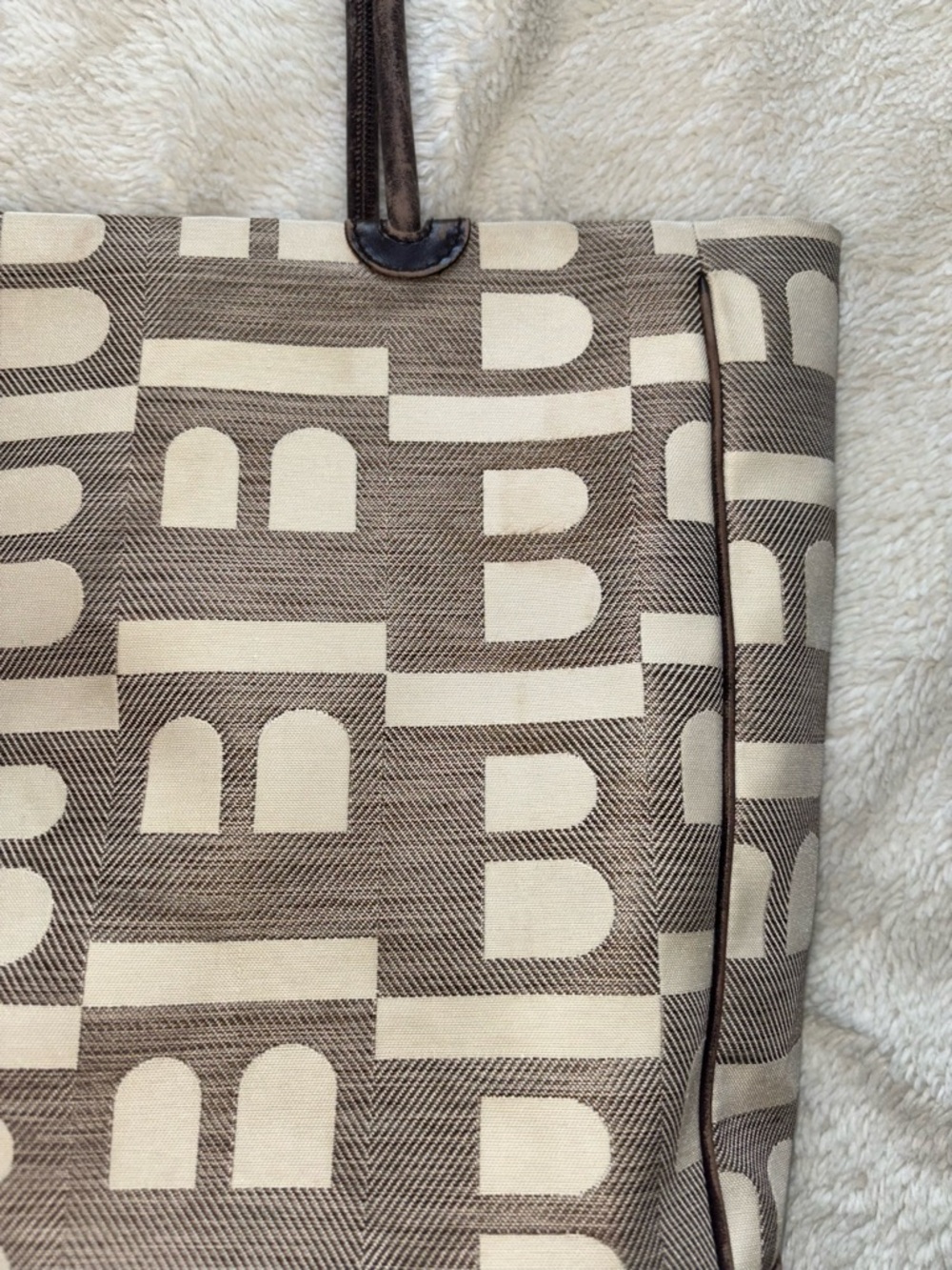 Bally Cream and Brown Tote Bag - Picture 11 of 12